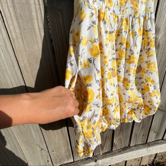 Pins and Needles Size L Yellow Floral Strapless Balloon lined Dress with Pockets - Picture 4 of 15